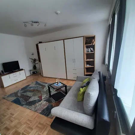 Apartmentstudio Mit Tiefgarage Free Parking Appartamento Graz